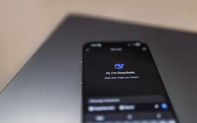 Agente virtual exibindo mensagem de consentimento e registro de logs